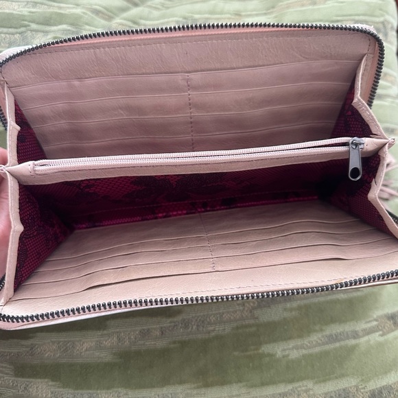 Vintage Betsey Johnson Wallet Clutch Organizer Tan Gold Leather Zip Tassel Studs - Picture 4 of 14